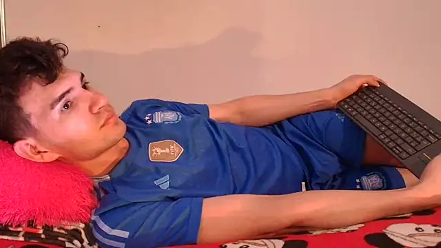 Snapshot of orlando_yate chatting on October 28, 2025, 2:04 am orlando yate online show from October 28, 2025, 2:04 am