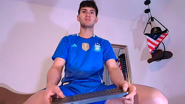 Snapshot of orlando_yate chatting on October 30, 2025, 12:06 pm orlando yate online show from October 30, 2025, 12:06 pm