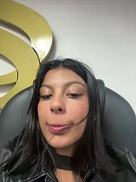 Salmaportman69 online show from August 2, 2026, 8:02 am