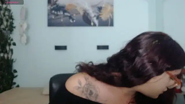 kathepickmanx online show from December 5, 2025, 3:37 am