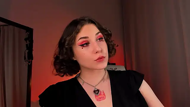 Eva Moss  online show from March 13, 2025, 9:37 pm