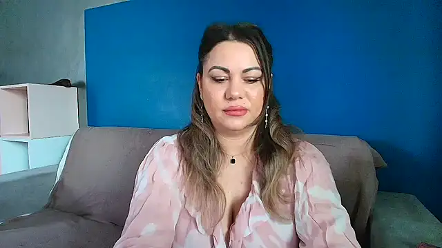 VixenVibesX online show from February 2, 2025, 12:35 pm