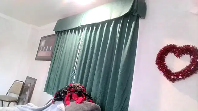 Snapshot of AQuickPhyx chatting on February 13, 2025, 8:55 pm AQuickPhyx online show from February 13, 2025, 8:55 pm