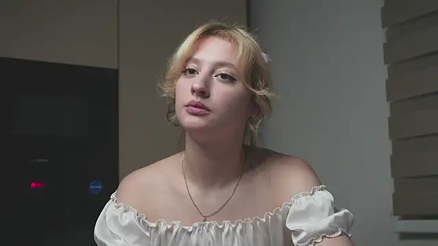 milasmiu online show from February 20, 2025, 6:24 pm