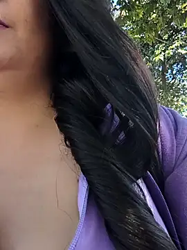 Snapshot of Melyy_Edii chatting on April 26, 2026, 3:21 pm Melyy Edii online show from April 26, 2026, 3:21 pm