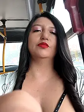 Snapshot of Melyy_Edii chatting on May 3, 2026, 5:30 pm Melyy Edii online show from May 3, 2026, 5:30 pm