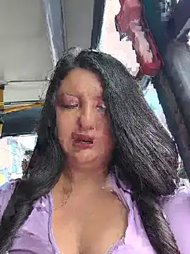 Snapshot of Melyy_Edii chatting on May 24, 2026, 4:45 pm Melyy Edii online show from May 24, 2026, 4:45 pm
