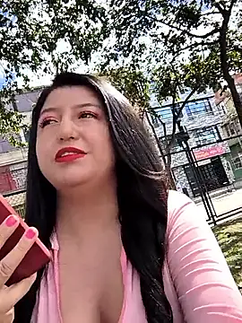 Snapshot of Melyy_Edii chatting on May 27, 2026, 7:22 pm Melyy Edii online show from May 27, 2026, 7:22 pm
