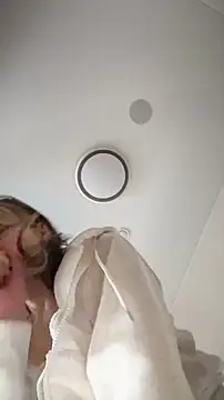 Snapshot of Mary_Leaf chatting on November 8, 2025, 10:26 am Mary Leaf online show from November 8, 2025, 10:26 am