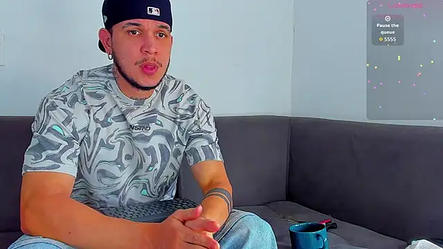 Snapshot of austinoficial chatting on October 17, 2025, 8:33 pm austinoficial online show from October 17, 2025, 8:33 pm