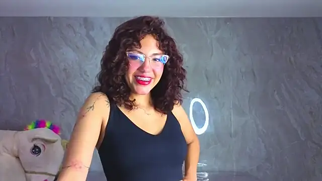 zoe ch  online show from July 18, 2026, 3:11 am