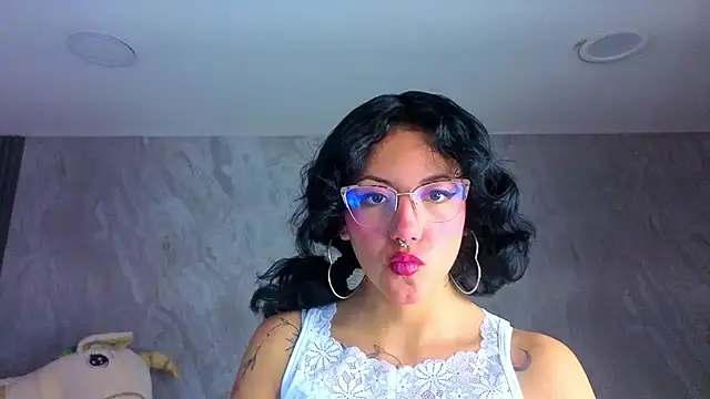 zoe ch  online show from August 1, 2026, 3:06 am
