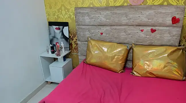 Snapshot of HornyRouse_ chatting on March 10, 2025, 10:04 am HornyRouse online show from March 10, 2025, 10:04 am