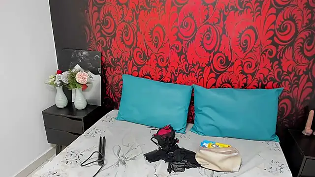 Snapshot of HornyRouse_ chatting on October 23, 2025, 9:35 pm HornyRouse online show from October 23, 2025, 9:35 pm