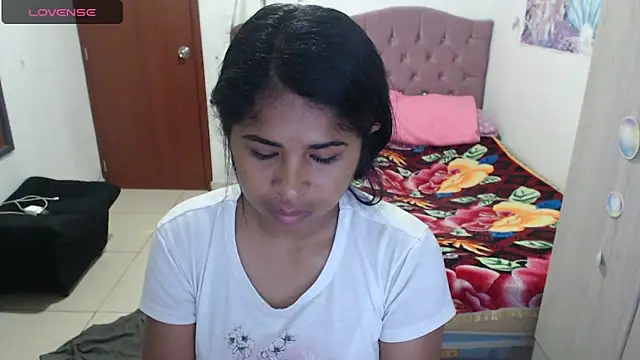 Snapshot of july-feria chatting on December 18, 2025, 10:16 pm july-feria online show from December 18, 2025, 10:16 pm
