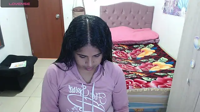 Snapshot of july-feria chatting on December 19, 2025, 7:10 pm july-feria online show from December 19, 2025, 7:10 pm