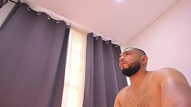 arturguy00 online show from January 28, 2025, 9:50 pm