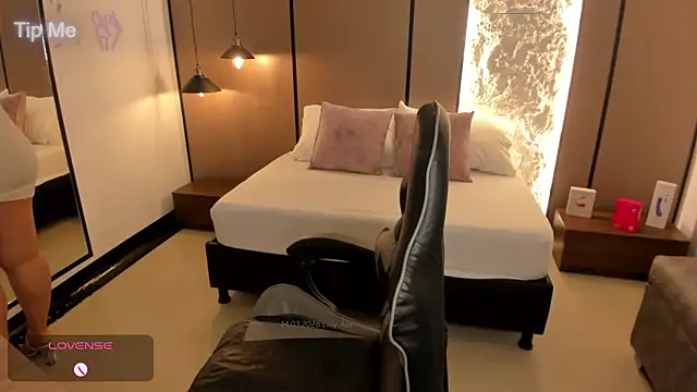 lilly ass  online show from March 14, 2026, 12:54 pm