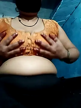 Snapshot of Haseena_Baby chatting on February 2, 2025, 12:51 am Haseena Baby online show from February 2, 2025, 12:51 am