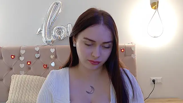 Lilliana Moon online show from February 23, 2025, 9:00 am