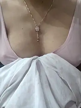 nikkibenza online show from March 15, 2025, 2:55 pm