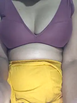 nikkibenza online show from December 2, 2025, 7:36 am