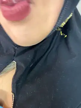 zahra Jalid online show from December 17, 2025, 11:11 pm