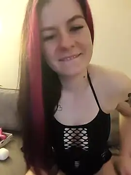 Werciasweetpani30 online show from April 14, 2026, 10:27 pm