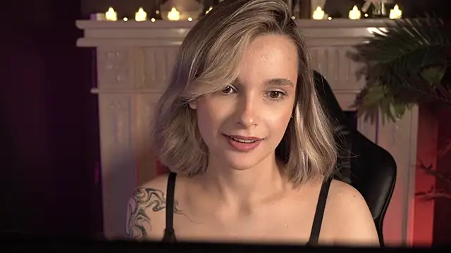 Snapshot of Bella_Alita chatting on January 19, 2025, 11:43 pm Bella Alita online show from January 19, 2025, 11:43 pm