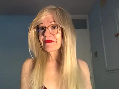 petina online show from September 11, 2025, 9:53 am