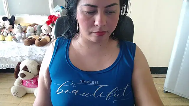 thamara226 online show from February 13, 2026, 2:13 pm