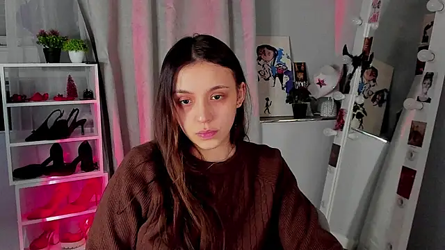 Snapshot of Sahara_Shields chatting on December 19, 2025, 10:44 am Sahara Shields online show from December 19, 2025, 10:44 am