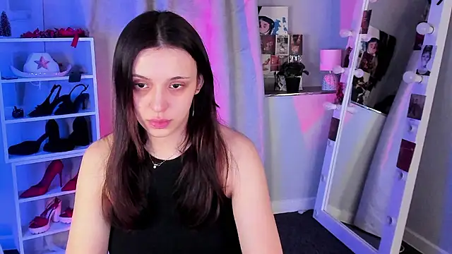 Snapshot of Sahara_Shields chatting on February 19, 2026, 9:27 am Sahara Shields online show from February 19, 2026, 9:27 am