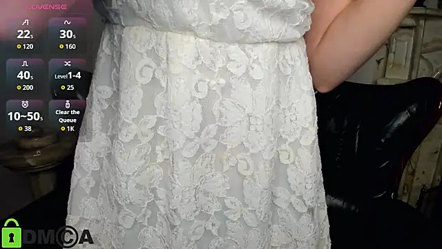 Snapshot of HillEva chatting on November 30, 2025, 8:29 am HillEva online show from November 30, 2025, 8:29 am