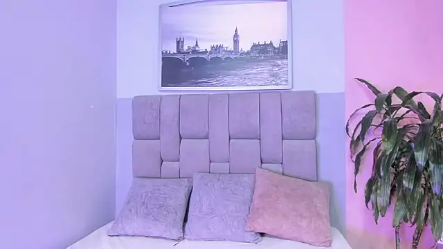 janna lopez  online show from October 21, 2025, 12:06 pm