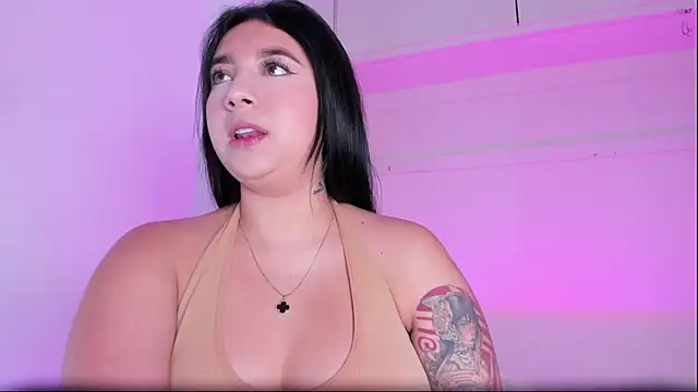 BrianaaTaylor online show from October 14, 2025, 7:58 pm