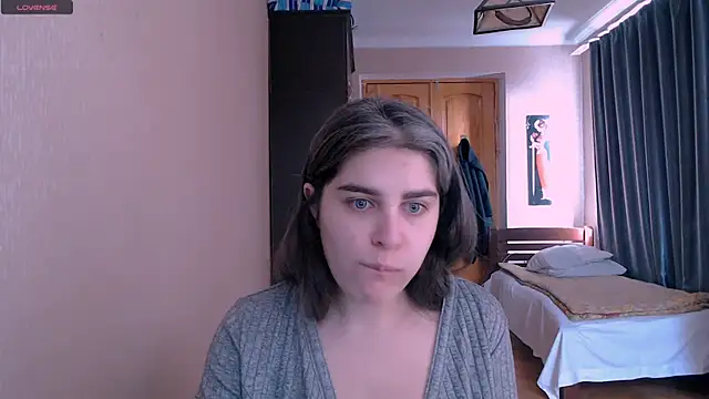  Roselina  online show from March 3, 2025, 7:10 am