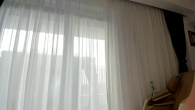 Snapshot of Saradiamond1 chatting on November 6, 2025, 8:15 am Saradiamond1 online show from November 6, 2025, 8:15 am