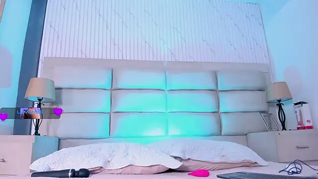 EthaanCox online show from February 4, 2026, 9:04 am