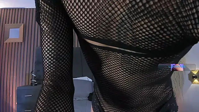 EthaanCox online show from April 19, 2026, 9:28 pm