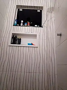 Santanacumxplod online show from March 5, 2025, 1:42 am