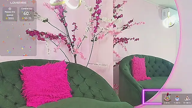 Snapshot of scarlette69 chatting on February 11, 2025, 12:49 am scarlette69 online show from February 11, 2025, 12:49 am