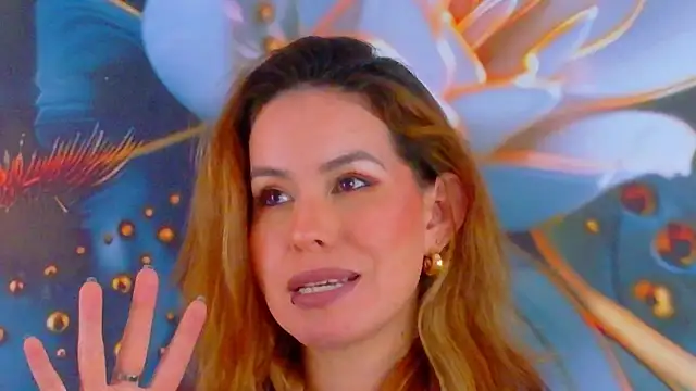 Snapshot of scarlette69 chatting on January 18, 2026, 8:23 pm scarlette69 online show from January 18, 2026, 8:23 pm