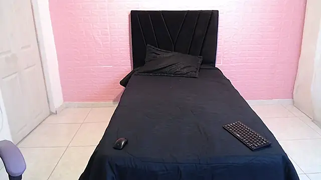 Snapshot of DULCE1609 chatting on December 18, 2025, 8:04 pm DULCE1609 online show from December 18, 2025, 8:04 pm