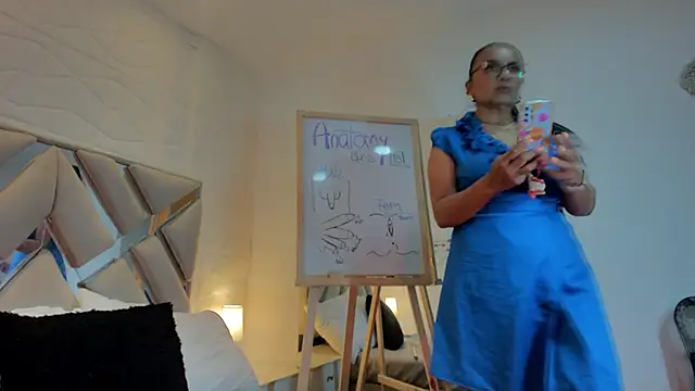 Snapshot of raquell_moore chatting on March 8, 2025, 6:47 pm raquell moore online show from March 8, 2025, 6:47 pm