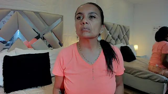 Snapshot of raquell_moore chatting on March 9, 2025, 5:06 pm raquell moore online show from March 9, 2025, 5:06 pm