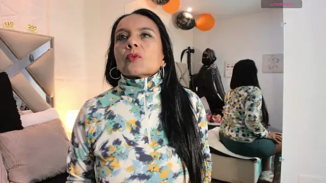 Snapshot of raquell_moore chatting on October 23, 2025, 12:04 pm raquell moore online show from October 23, 2025, 12:04 pm