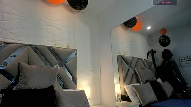 Snapshot of raquell_moore chatting on October 25, 2025, 1:07 pm raquell moore online show from October 25, 2025, 1:07 pm