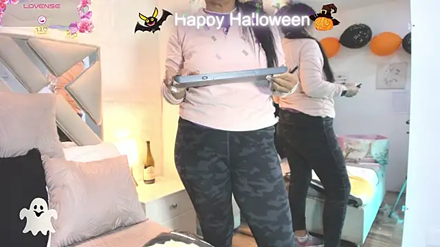 Snapshot of raquell_moore chatting on November 1, 2025, 10:28 am raquell moore online show from November 1, 2025, 10:28 am