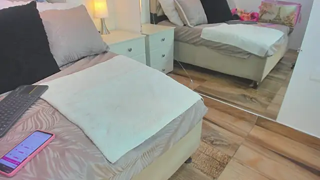 raquell moore online show from February 3, 2026, 12:21 pm